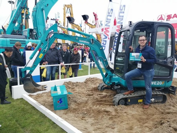 向世界展示中国“智造”魅力，Z6官网智能携创新阵容闪灼德国宝马展