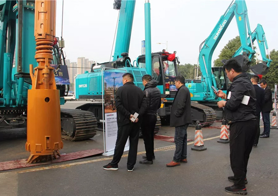 同心同梦，Z6官网智能全球客户互换会武汉站隆沉进行