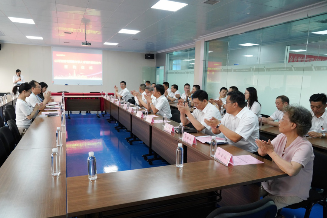 Z6官网学院（Z6官网党校）揭牌暨Z6官网智能与湖南大学人才造就战术合作签约典礼圆满进行