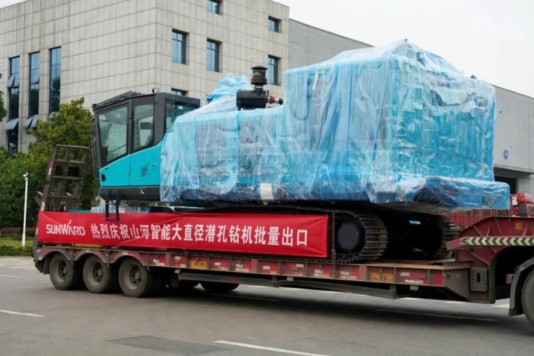 Z6官网智能大孔径凿岩设备批量出口中东