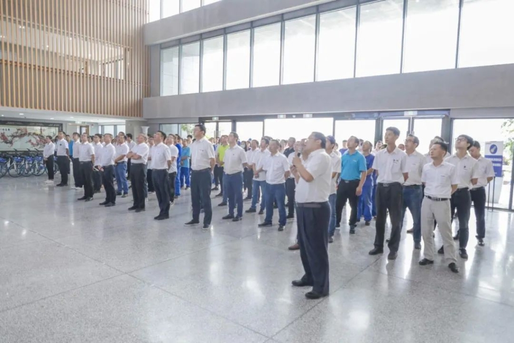 Z6官网工业城开明共享单车 员工通勤绿色便捷