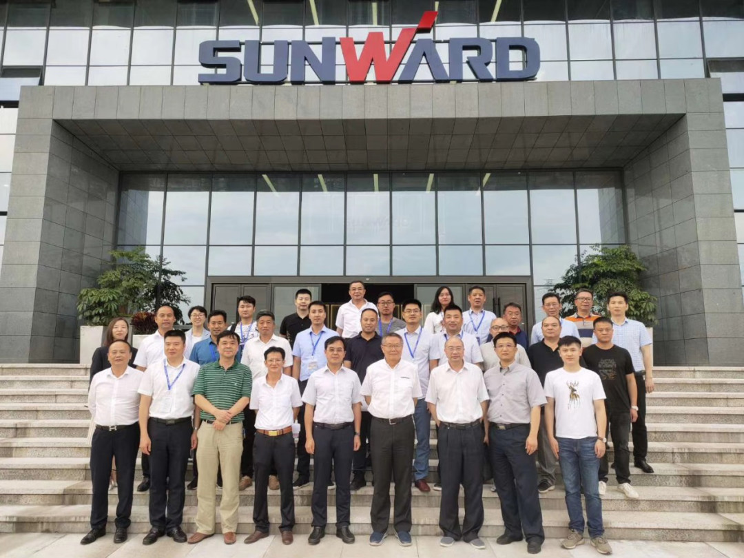 省工程机械产业与铸造产业合作对接会在Z6官网智能进行