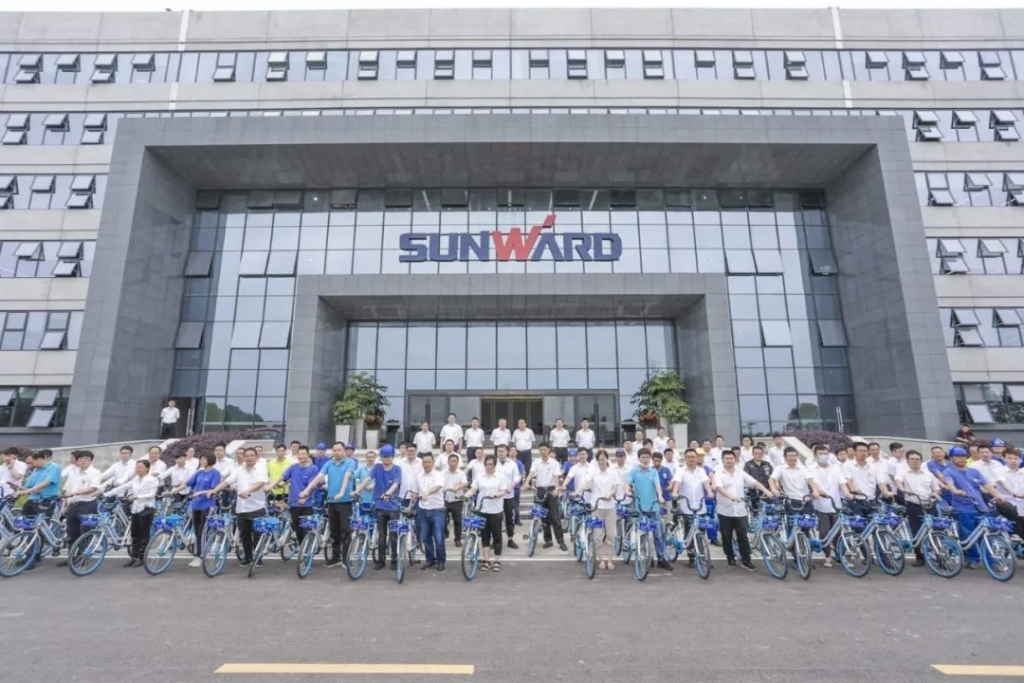 Z6官网工业城开明共享单车 员工通勤绿色便捷