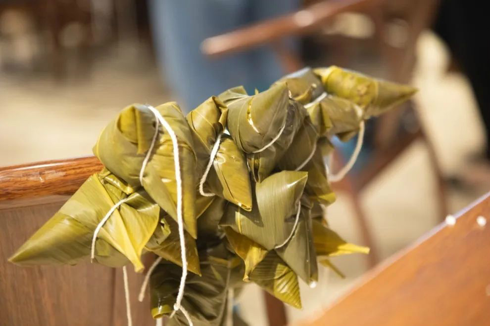 “爱国心，Z6官网情”Z6官网智能第四届包粽子角逐