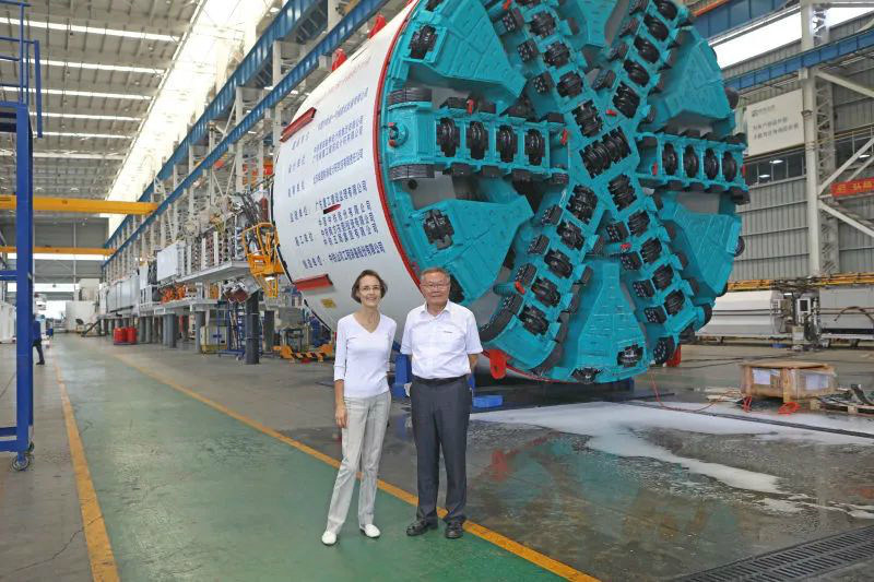 比利时商务领事到访Z6官网智能