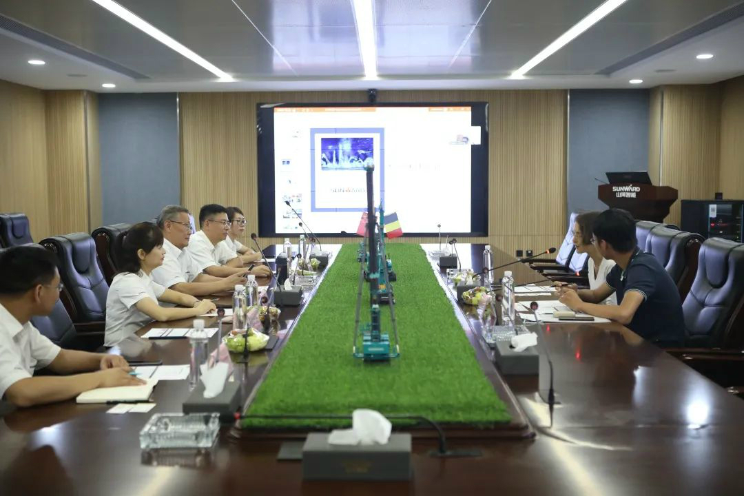 比利时商务领事到访Z6官网智能