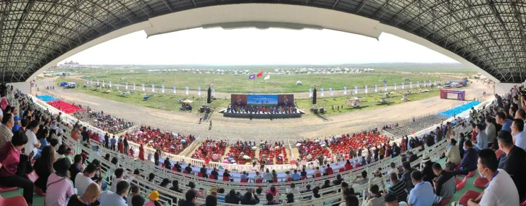 乌兰察布大草原,我来啦! Z6官网SA60L阿若拉飞机“惊艳”飞行大会