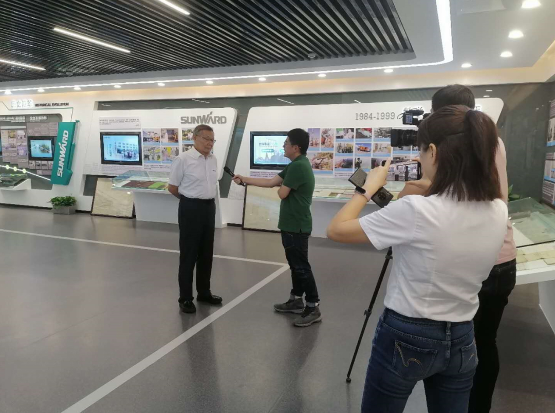 转战“云端”谋突破 央视沉磅报路Z6官网智能