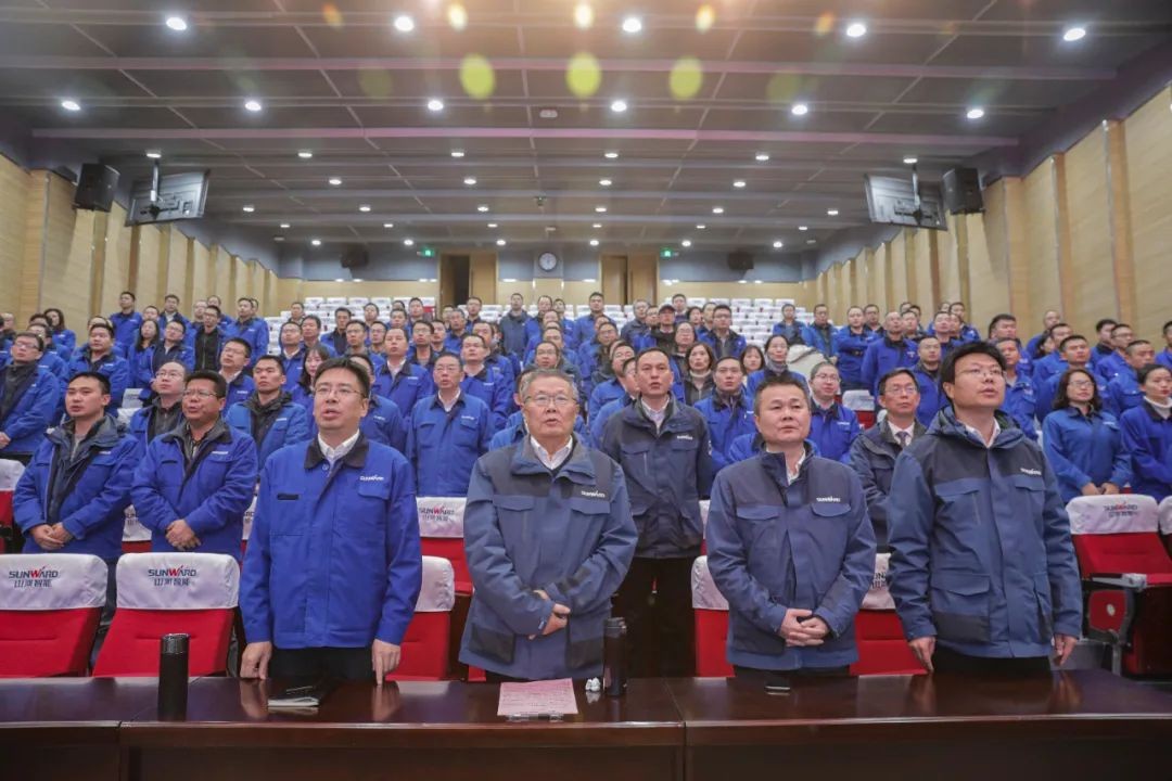 Z6官网智能召开全国劳动圭表郝鹏载誉归来分享会