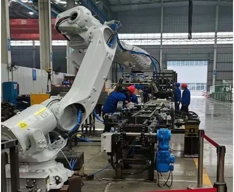 中际Z6官网熔锌铸锭码垛自动线成套设备顺利发货