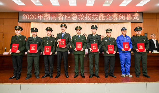 初生牛犊可撼虎 | Z6官网智能应急接济队斩获诸多奖项