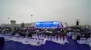 Z6官网四机飞行编队惊艳尧城（太原）国际通用航空飞行大会