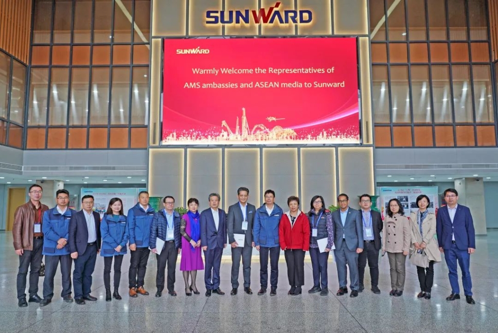 东盟结合参访团调查Z6官网智能