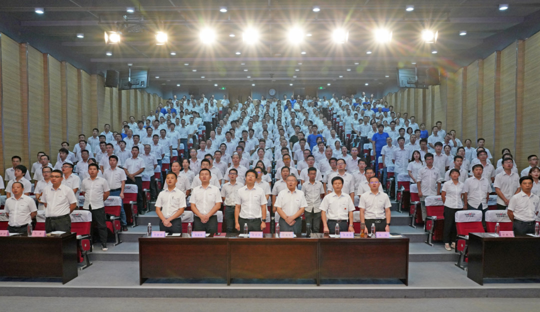 致敬研发 | Z6官网智能进行职称评定工作总结暨职称证书宣告典礼