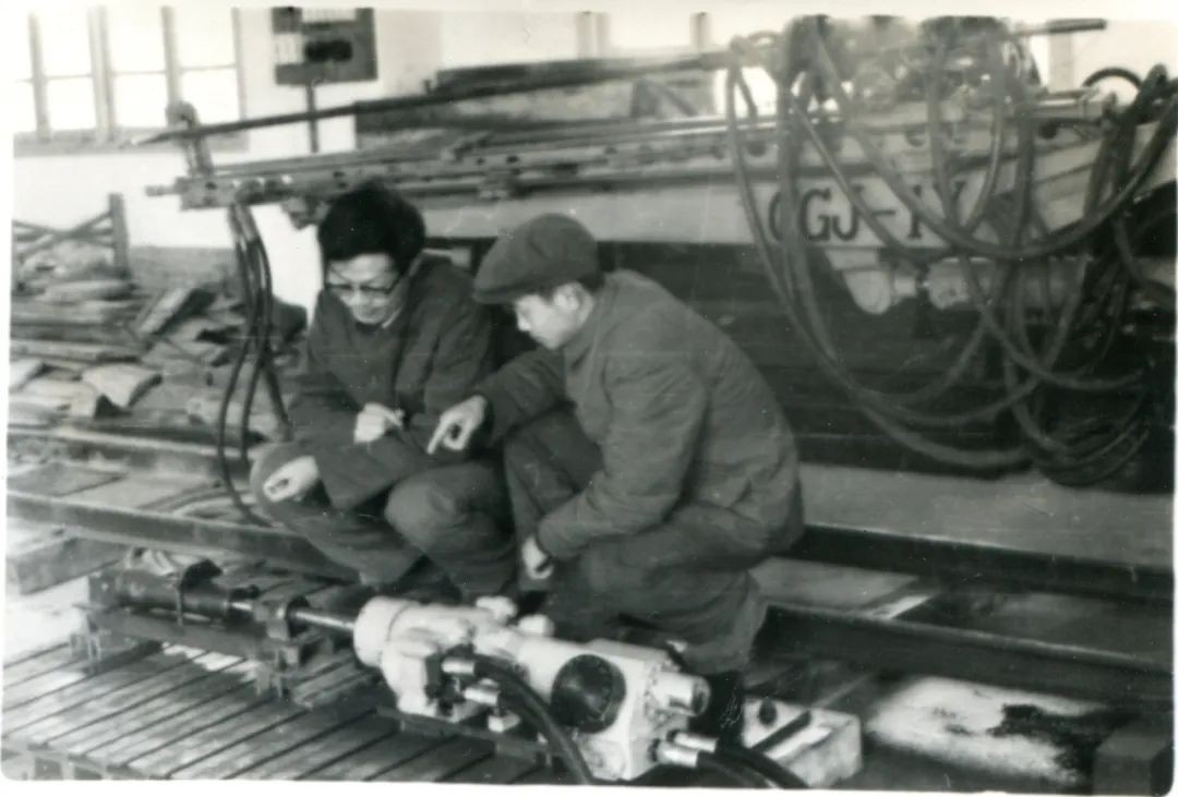 十年两办挖掘机行业年会 Z6官网智能的底气何在