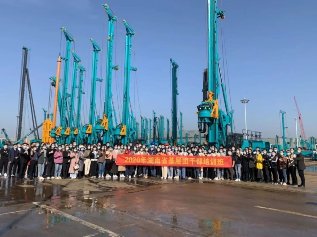 省基层团干部培训班成员来Z6官网智能参观互换