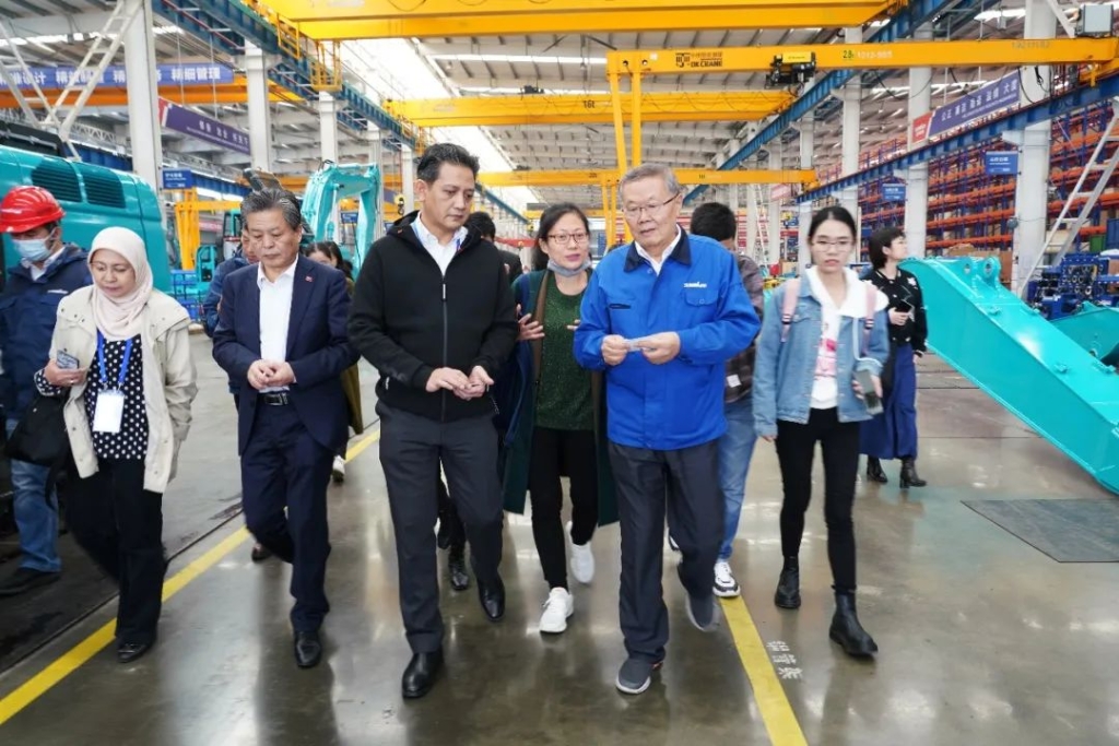 东盟结合参访团调查Z6官网智能