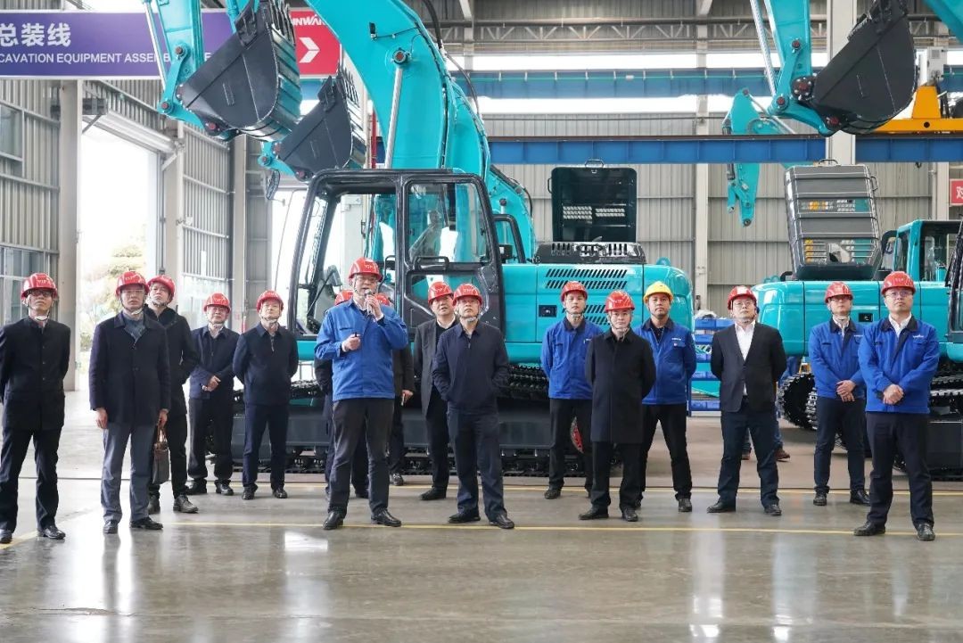 湖南沉点构筑企业团调研Z6官网智能