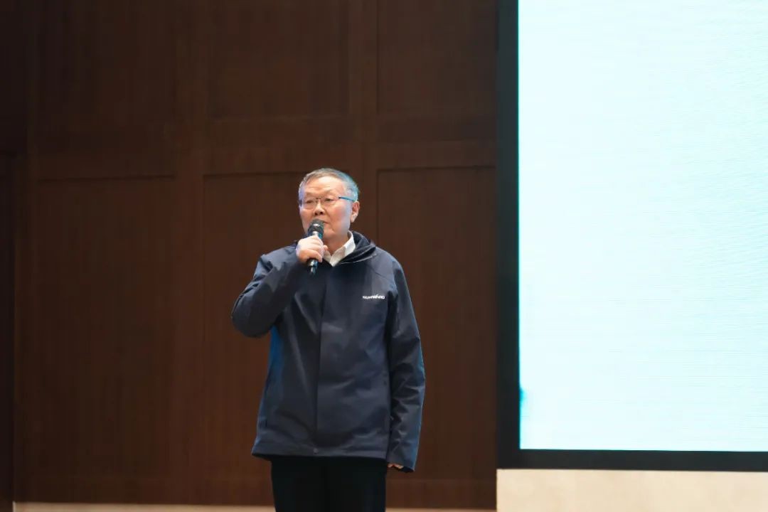 同心克难振兴飞，携试祀心冲万台——2021Z6官网智能挖掘机经销商年会圆满召开