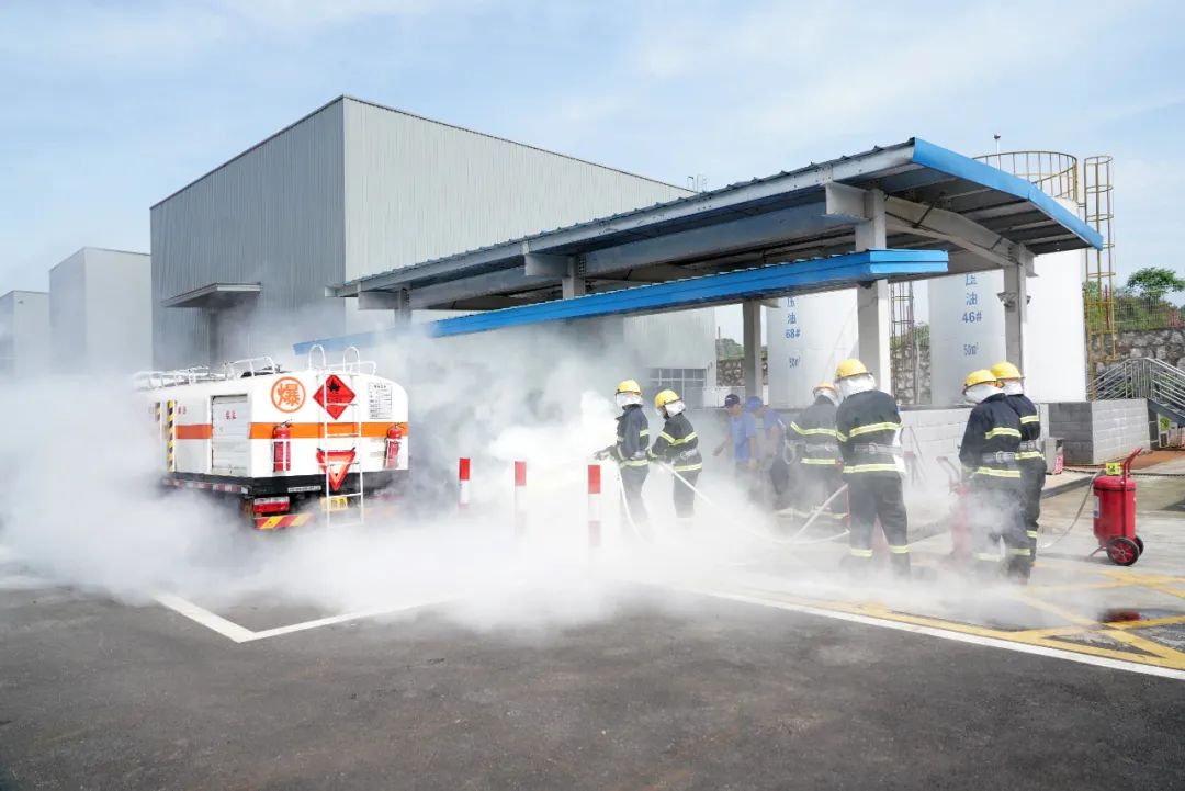 实战演练砺精兵——2021年长沙市工贸企业危险化学品综合应急演练在Z6官网智能进行