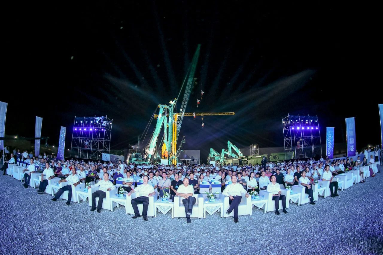 四大成套设备携手登。6官网智能创新成就展示会交出“亮眼答卷”