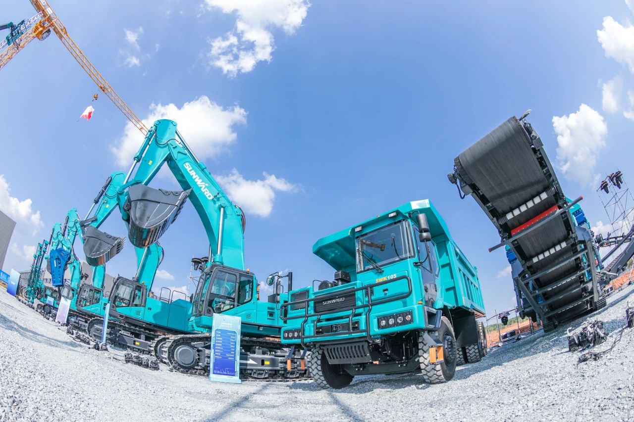 四大成套设备携手登。6官网智能创新成就展示会交出“亮眼答卷”