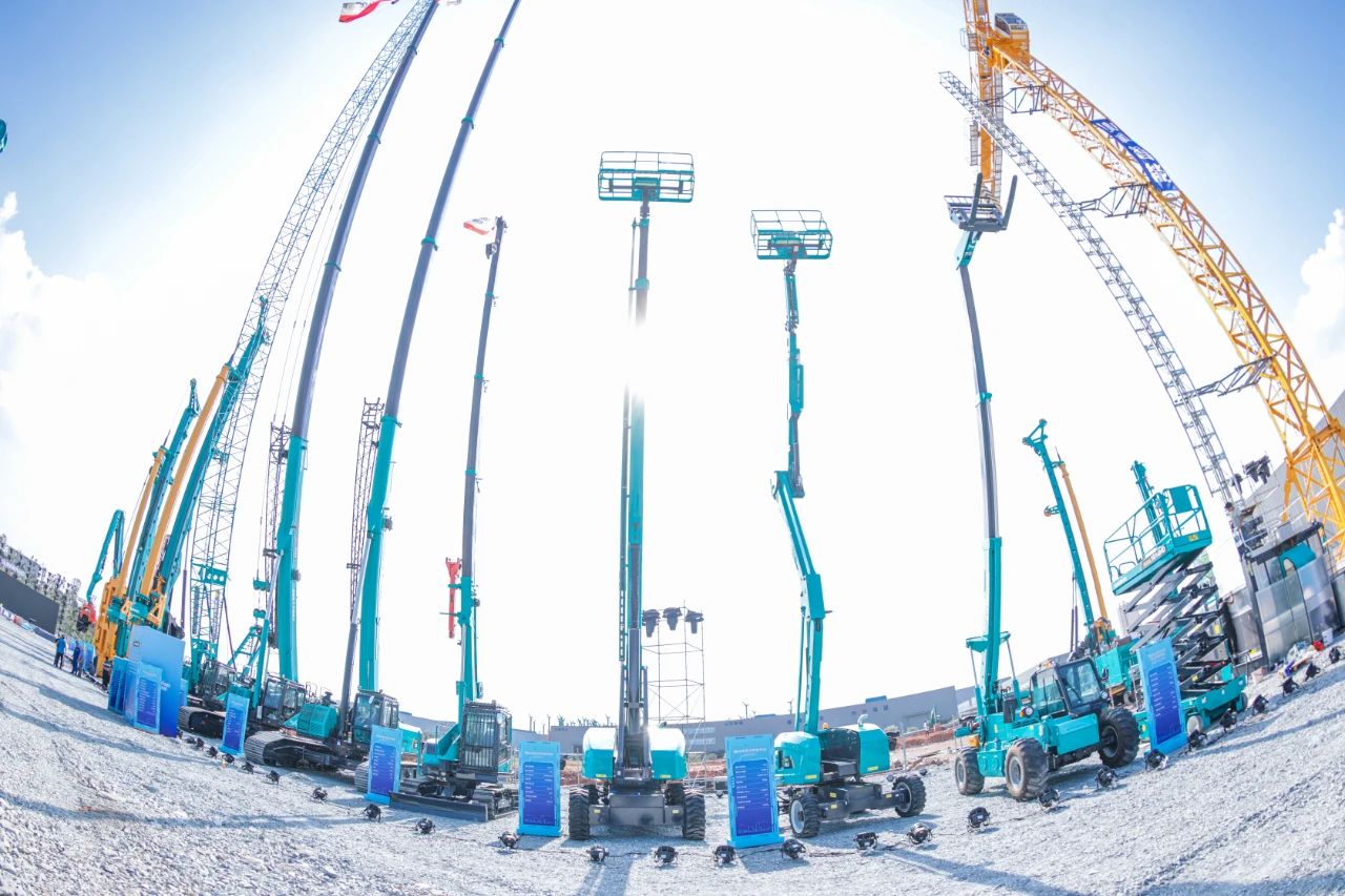 四大成套设备携手登。6官网智能创新成就展示会交出“亮眼答卷”