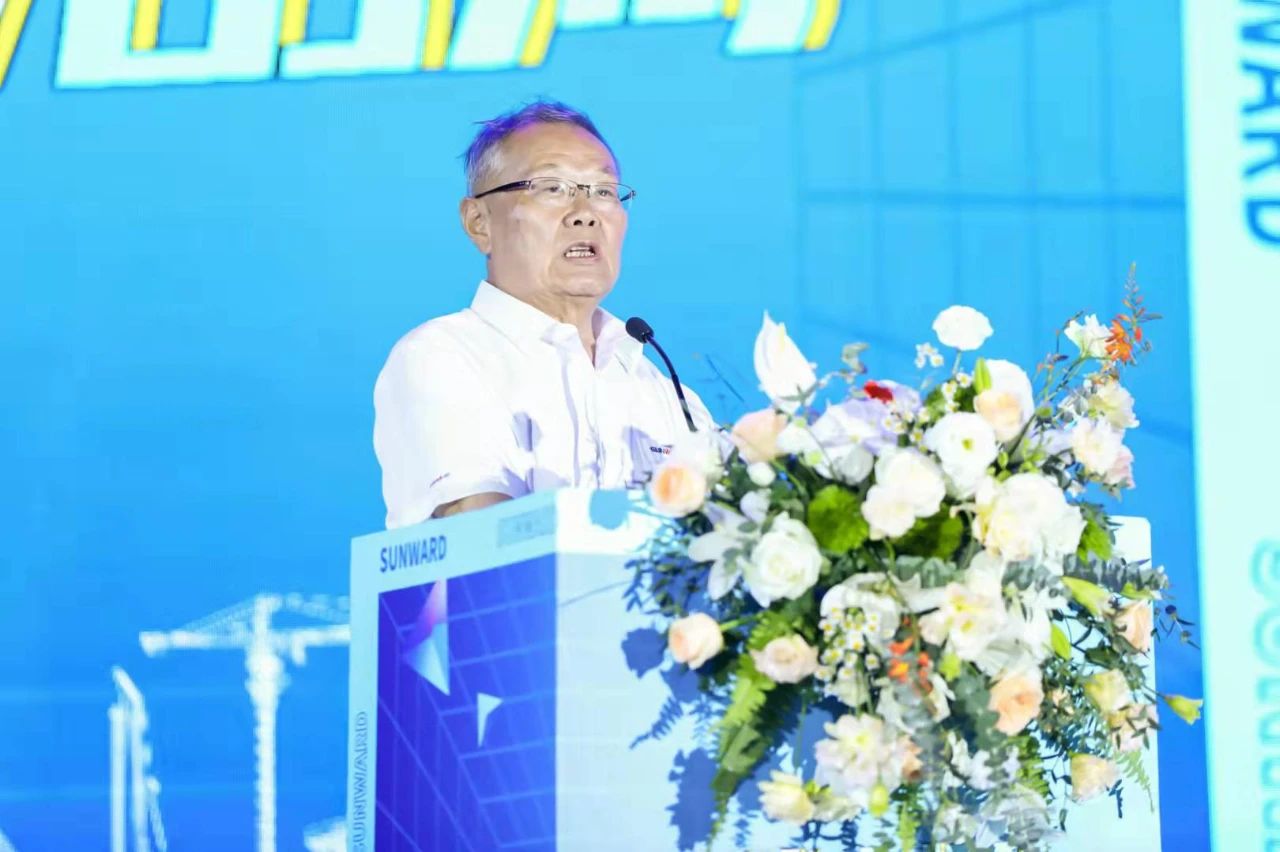 四大成套设备携手登。6官网智能创新成就展示会交出“亮眼答卷”