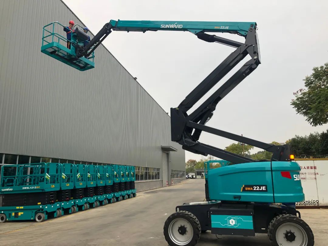 同级别作业高度最高！Z6官网智能首款自主研发电动臂式高空作业平台下线