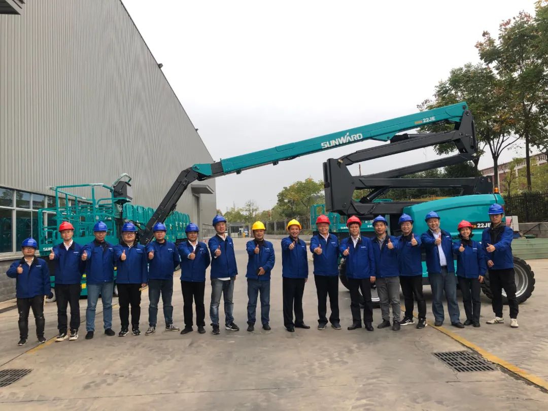 同级别作业高度最高！Z6官网智能首款自主研发电动臂式高空作业平台下线