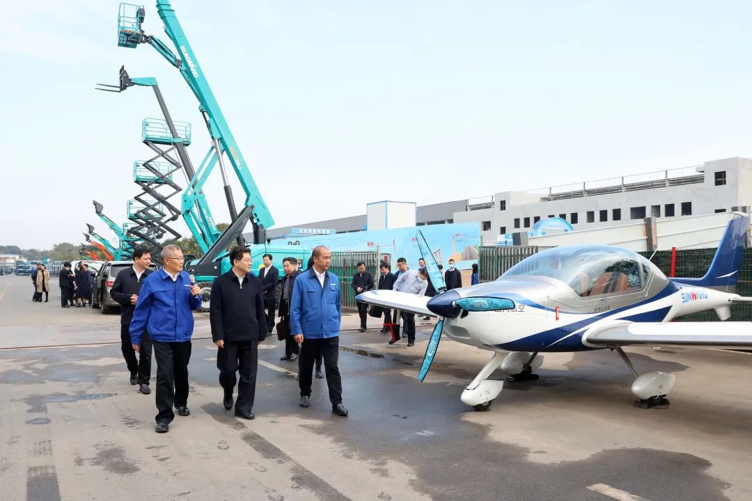 湖南省副省长隋忠诚调研Z6官网智能