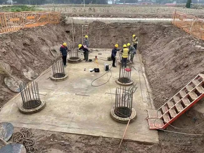 创下纪录！Z6官网智能引孔式静力压桩机初次利用于高铁项目