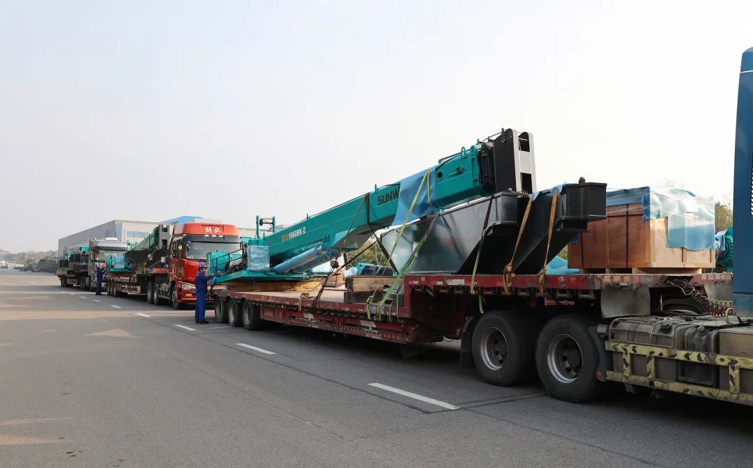 喜迎龙仰面！Z6官网智能大吨位PDP工法引孔式静力压桩机出征哥伦比亚