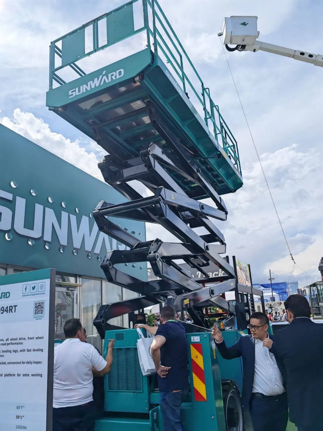 拉展直播 | Z6官网智能高空精品亮相2023美国拉展，哪款是你的最爱？