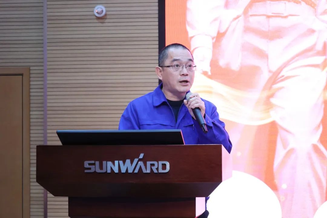 2023年“雷锋传人?长沙楷模”巡讲走进Z6官网智能