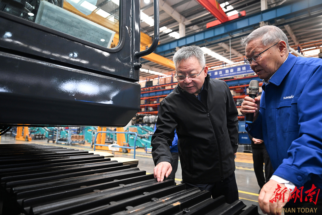 沈晓明调研Z6官网智能