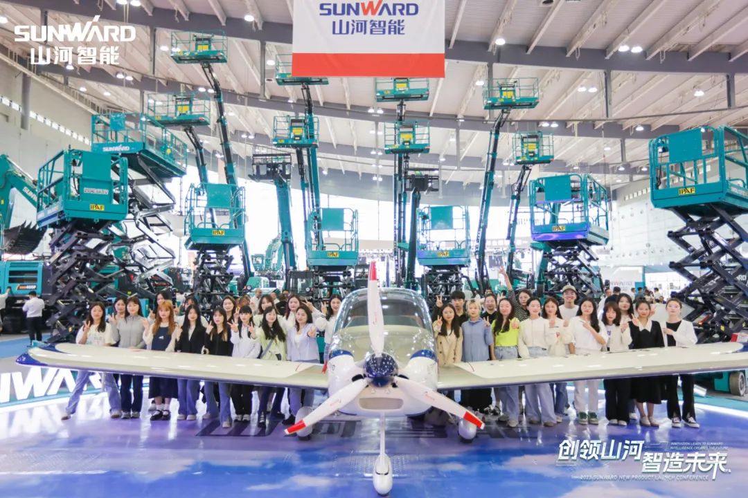 2023 CICEE | Z6官网智能亮相2023长沙国际工程机械展！智能化、电动化产品站C位