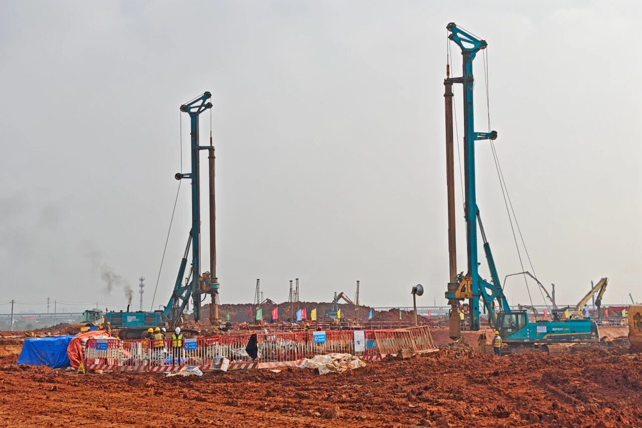 刷新“进度条”、构筑新地标！Z6官网智能旋挖集群助力长沙奥体中心建设