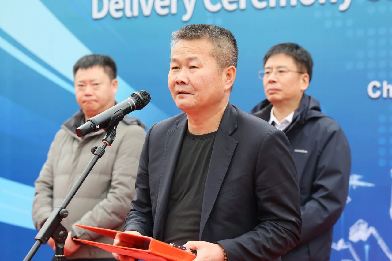 Z6官网智能SWE700FE电动挖掘机成功交付，助力打造绿色智慧矿山