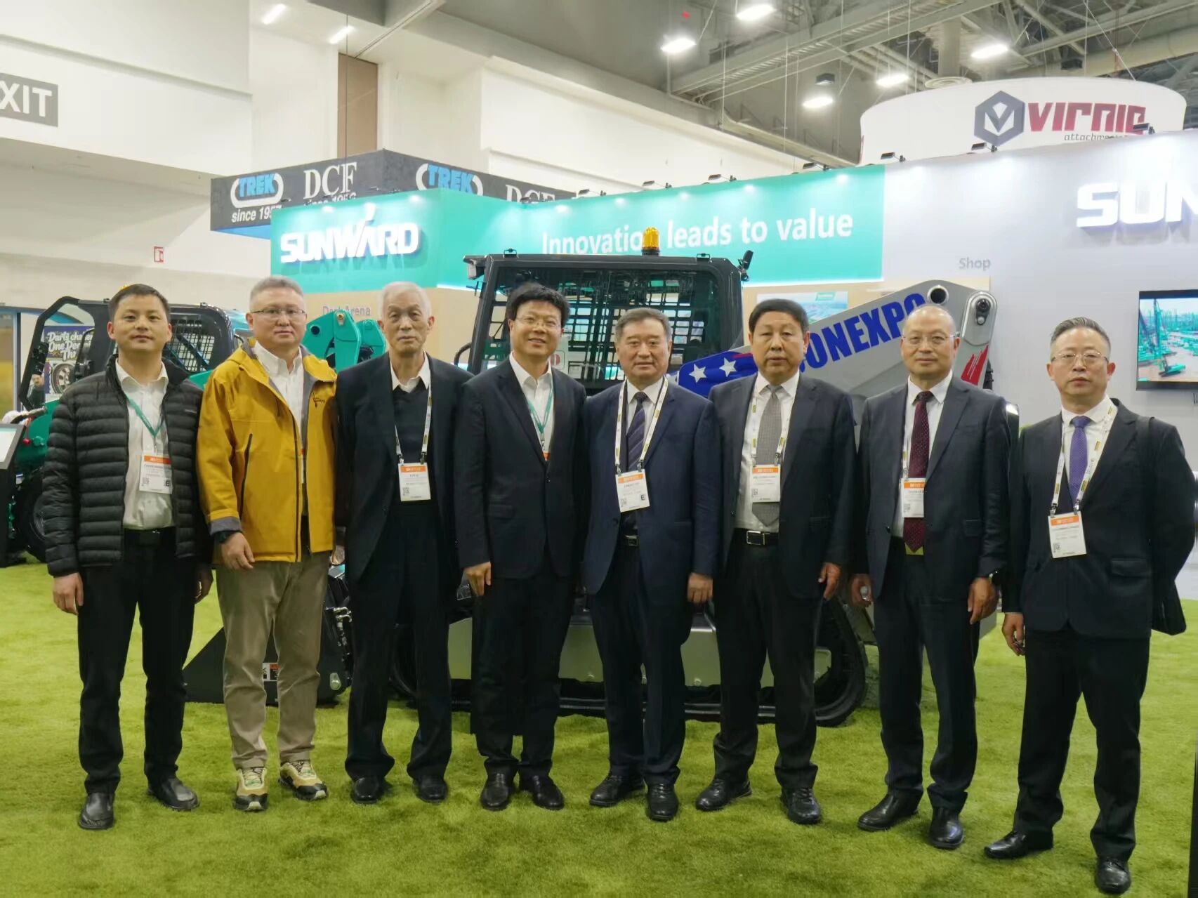 2026美国拉展 | 中国工程机械工业协会会长苏子孟一行到访Z6官网智能展位